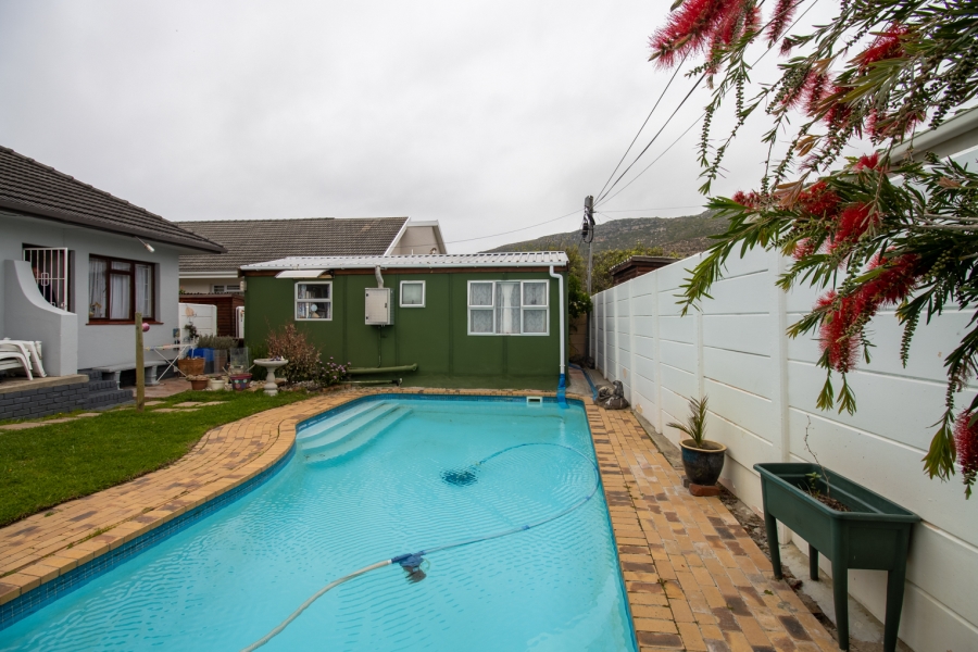 4 Bedroom Property for Sale in Fish Hoek Western Cape